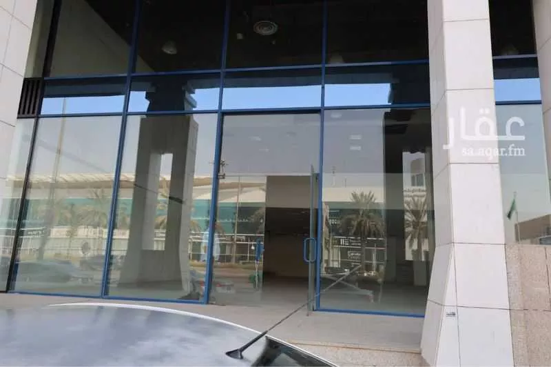 محل 550 م² في العليا 2