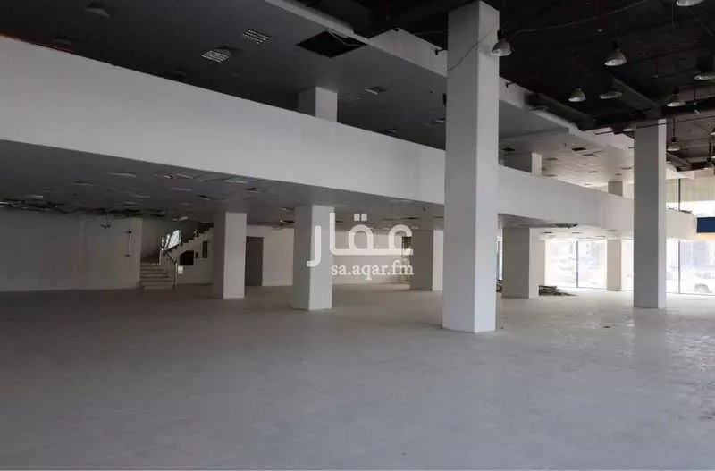 محل 550 م² في العليا 3