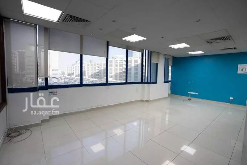 مكتب 188 م² في العليا 1