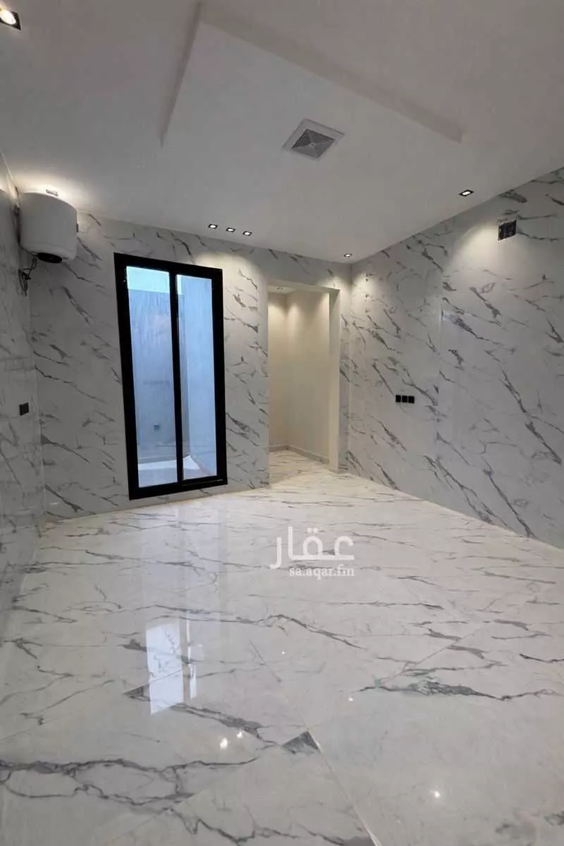 5 bedroom villa in Al Janadriyah 3