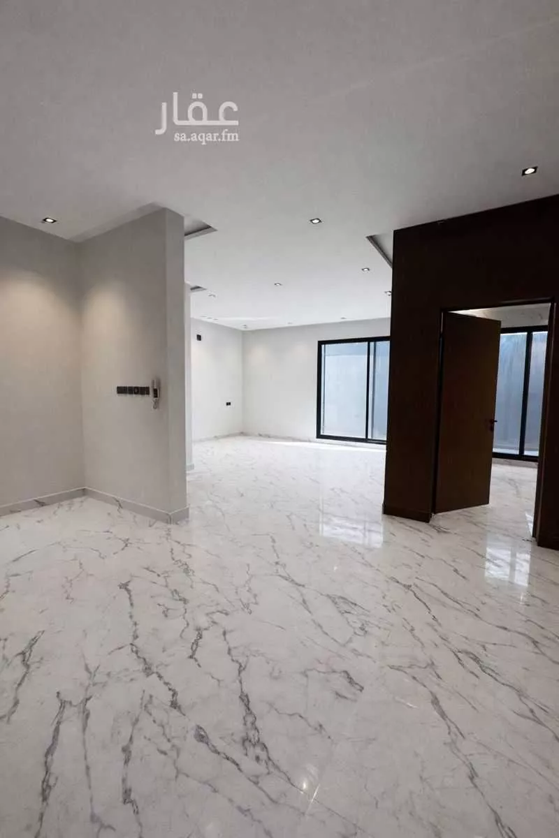 5 bedroom villa in Al Janadriyah 5