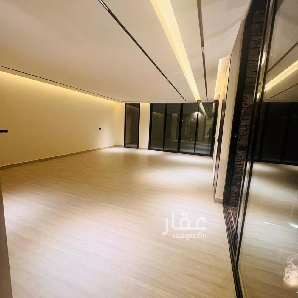 فيلا 5 غرف في الملقا 1