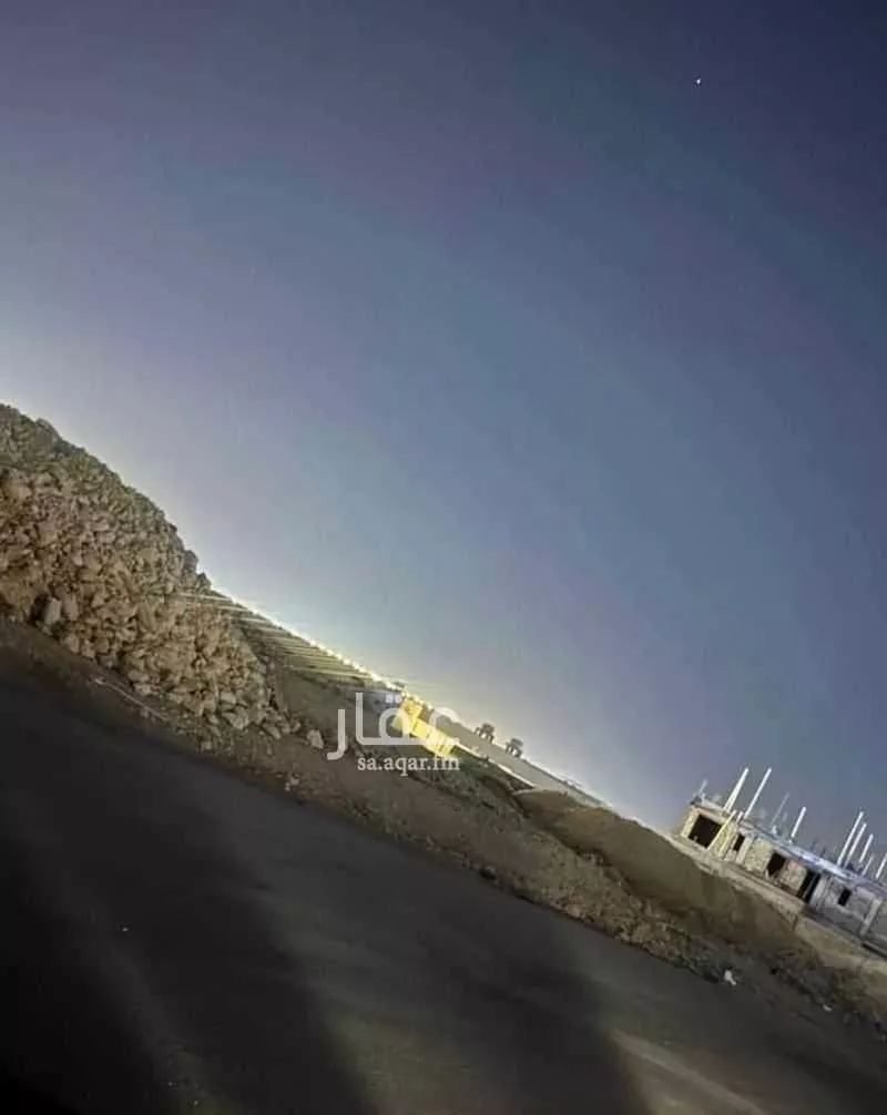 أرض 382 م² في العارض 3