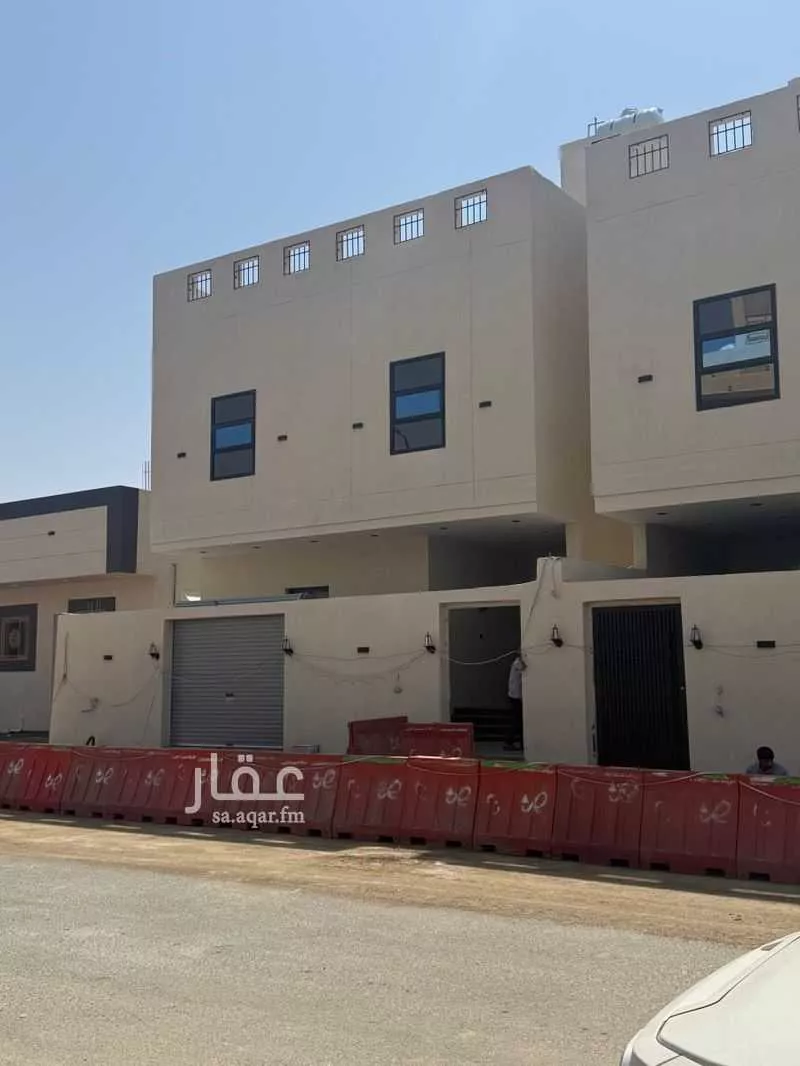 عمارة 378 م² في العكيشية 4