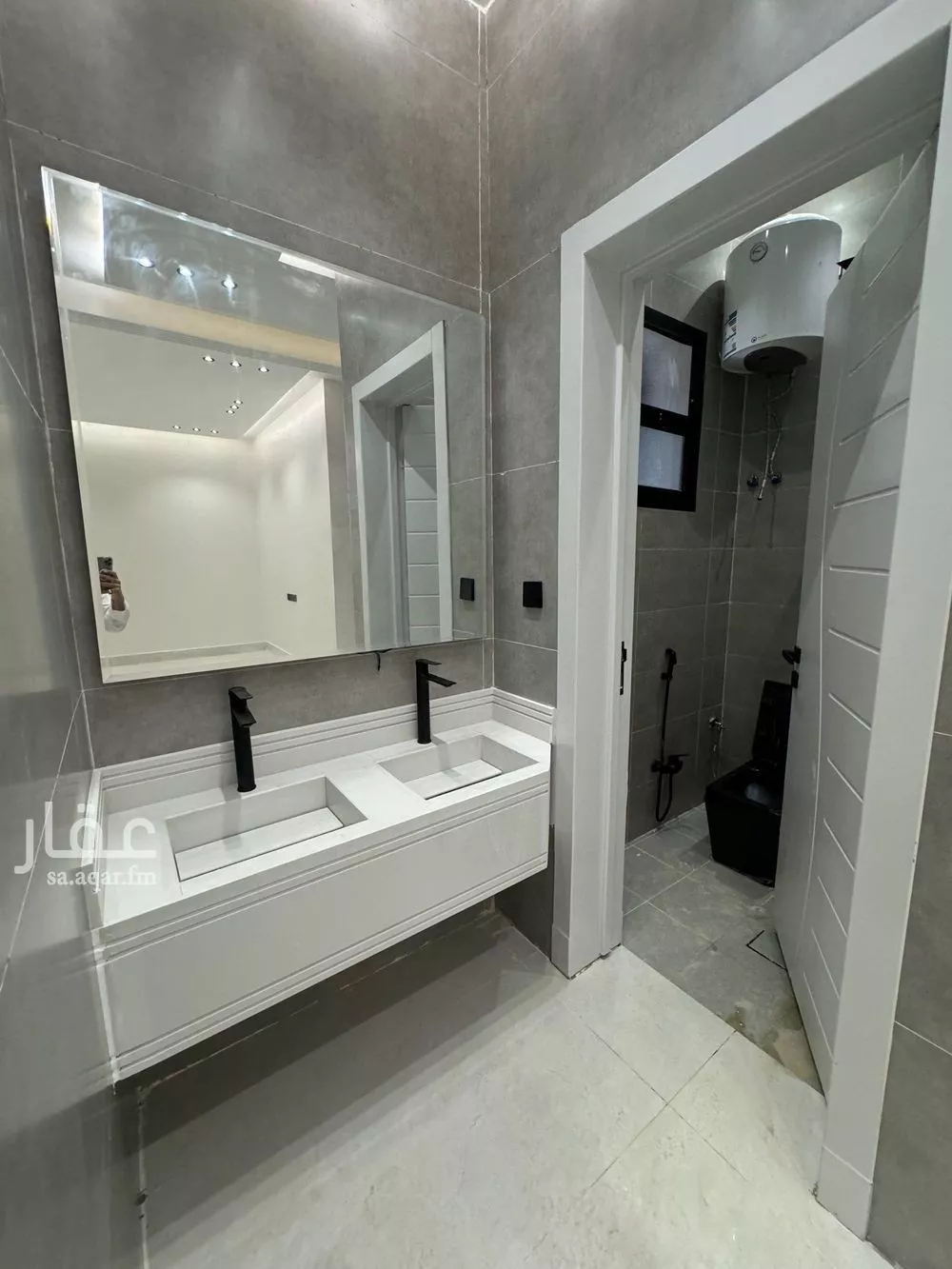 فيلا 5 غرف في طويق 4