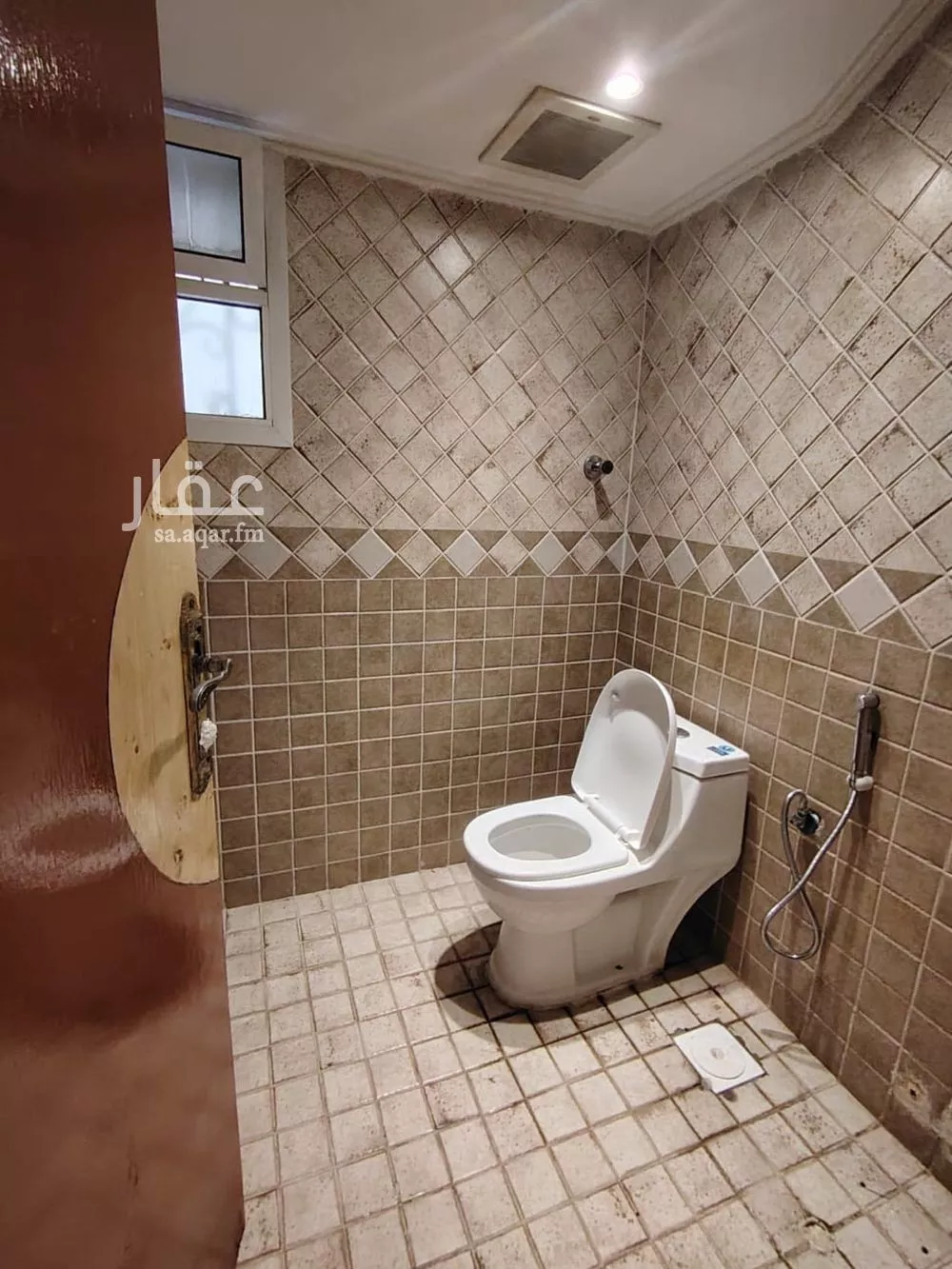 شقة 1 غرف في العقيق 4