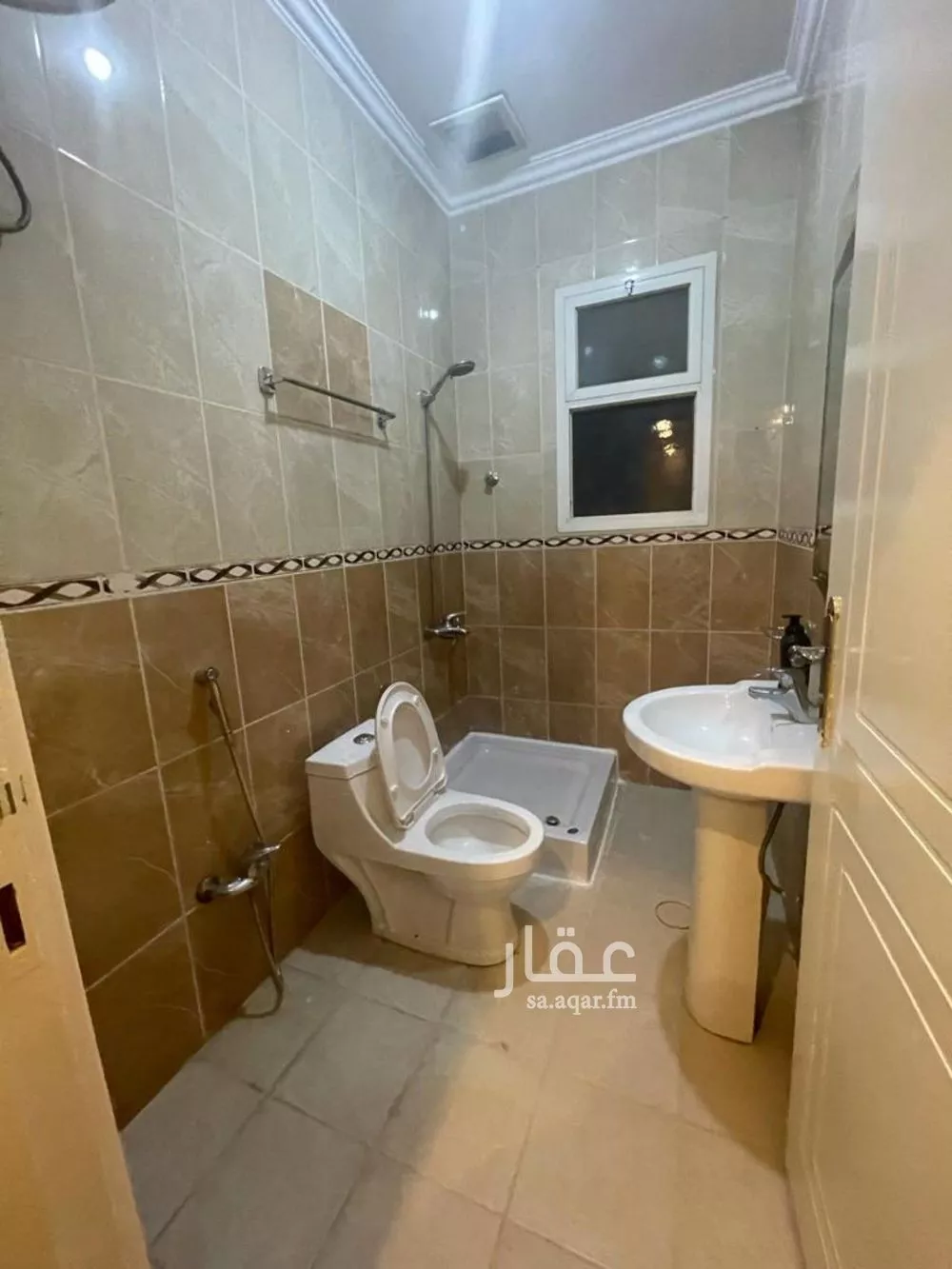 3 bedroom floor in Al Yasmin 2