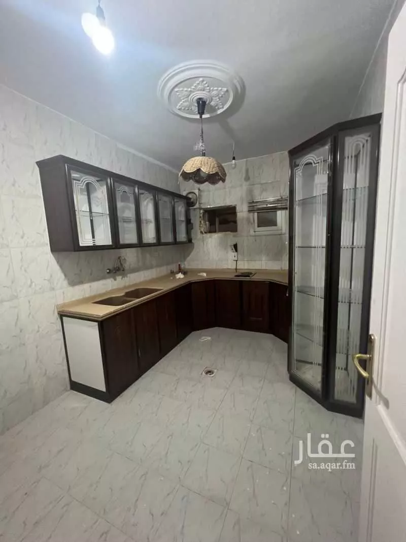 فيلا 11 غرف في ابو بريقاء 4