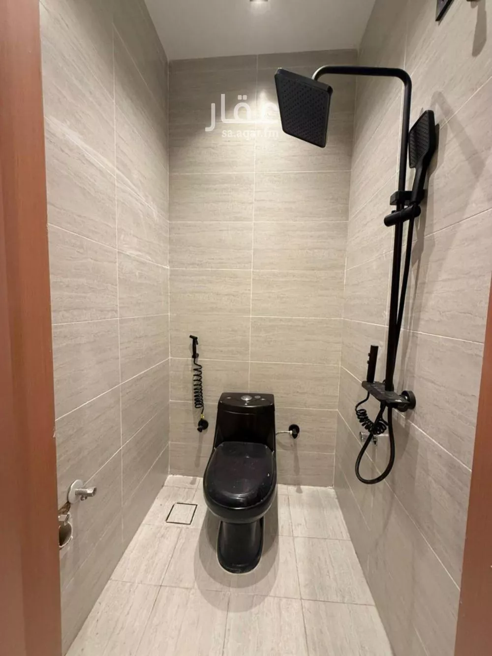 شقة 4 غرف في النزهة 4