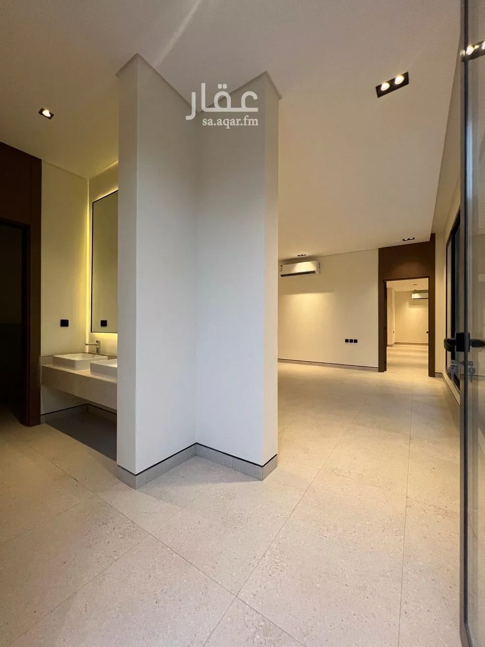 فيلا 5 غرف في العارض 4