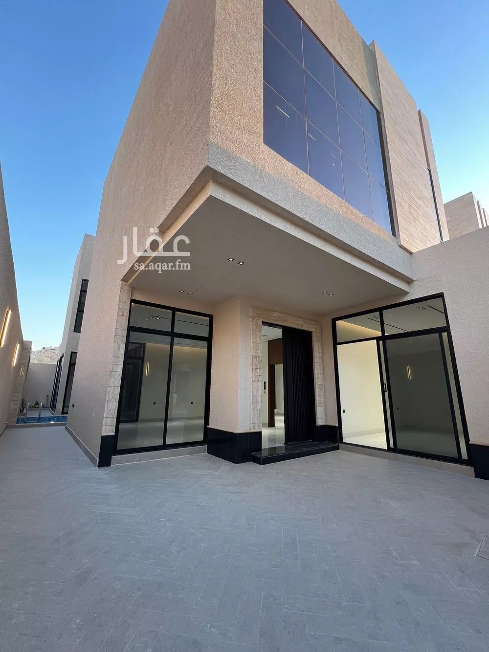 6 bedroom villa in Al Narjis 2