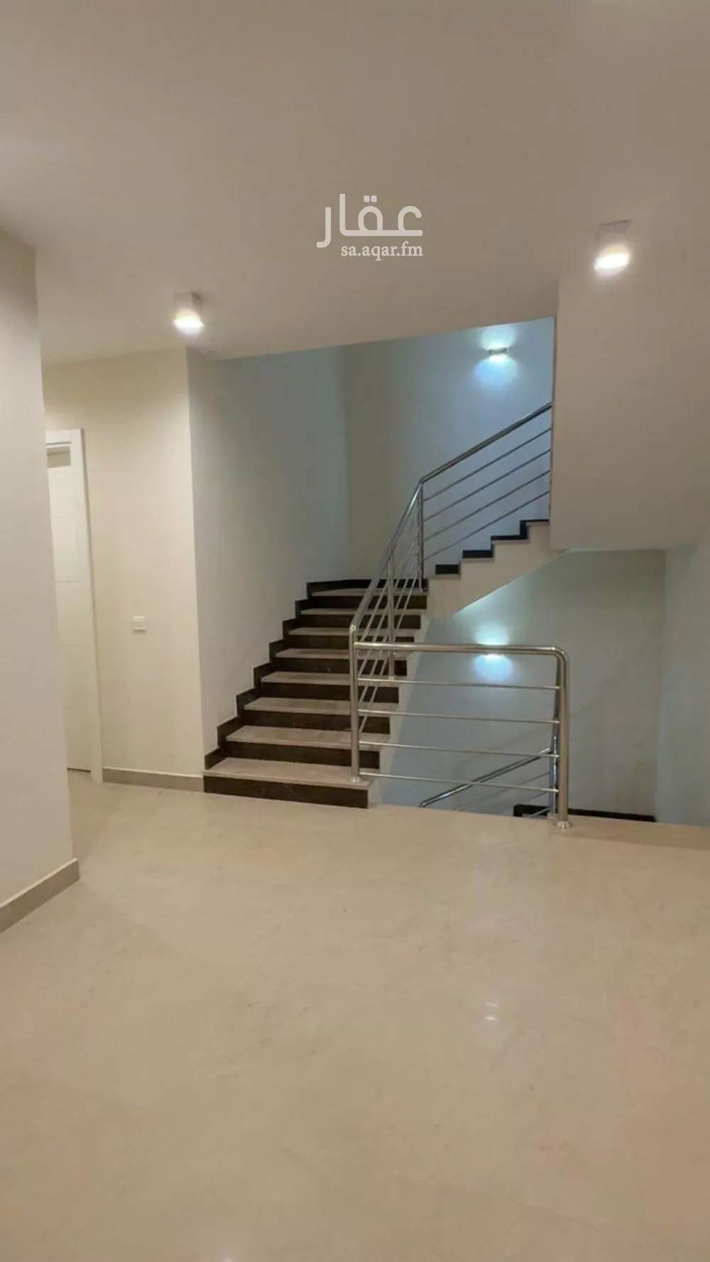 فيلا 9 غرف في الرمال 3