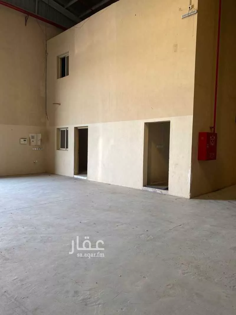 مستودع 1600 م² في السلي 3