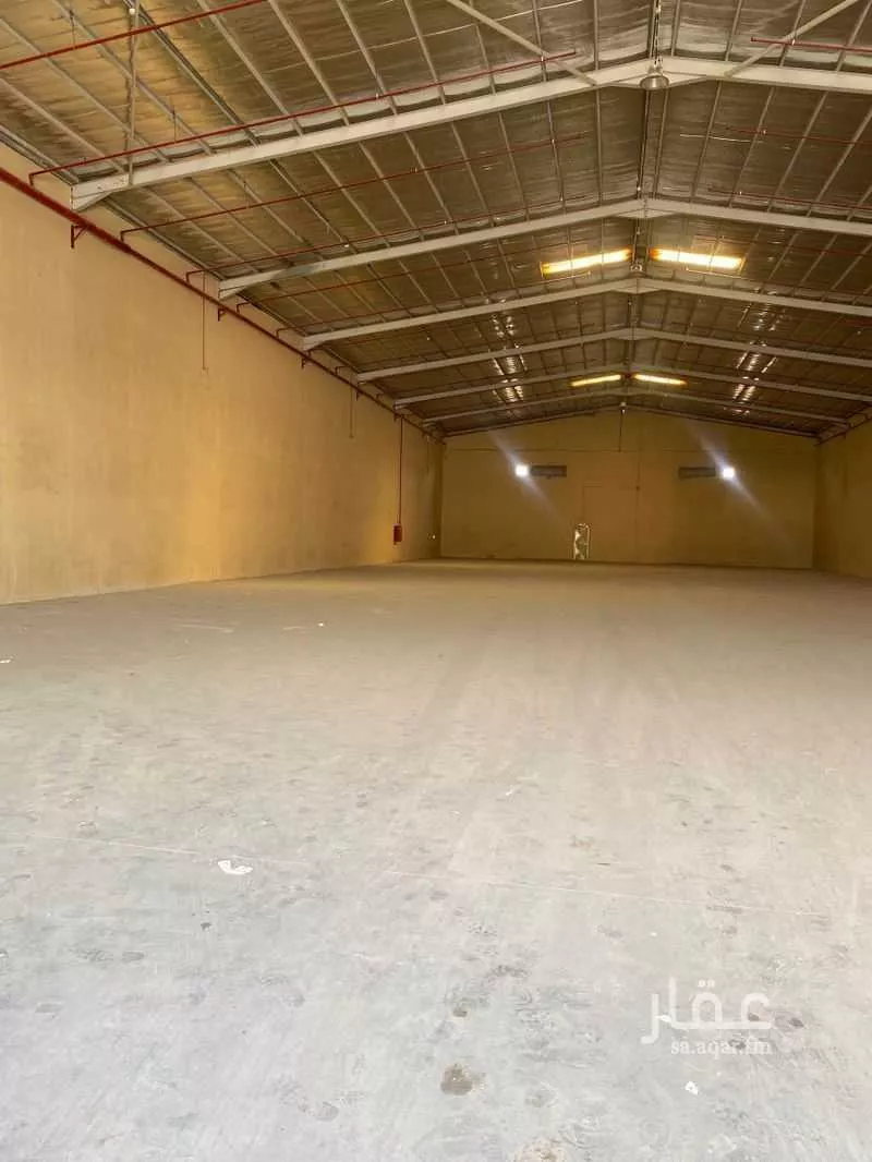 مستودع 1600 م² في السلي 5