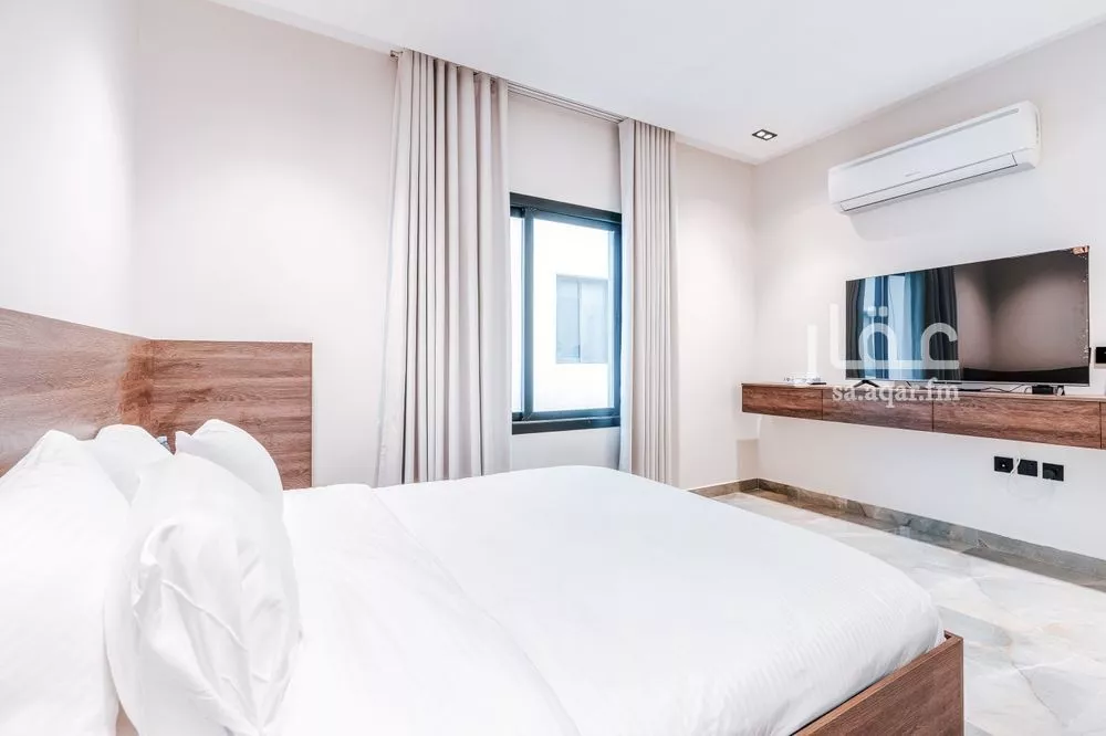 شقة 1 غرف في الملقا 4