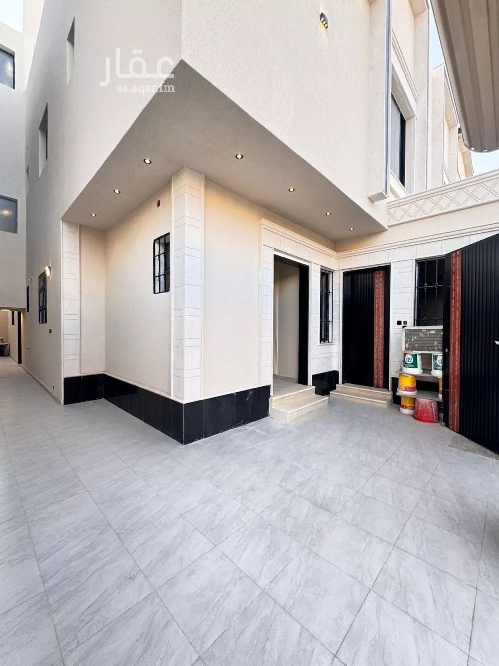 فيلا 5 غرف في العريجاء الغربية 1