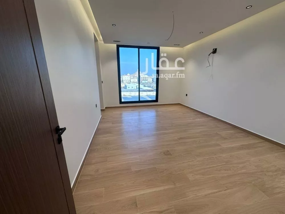 فيلا 6 غرف في الشعلة 3