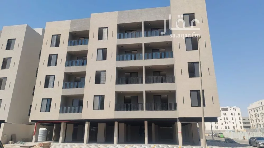 شقة 5 غرف في الحمرا 2