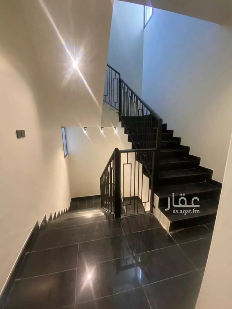 شقة 7 غرف في العارض 1