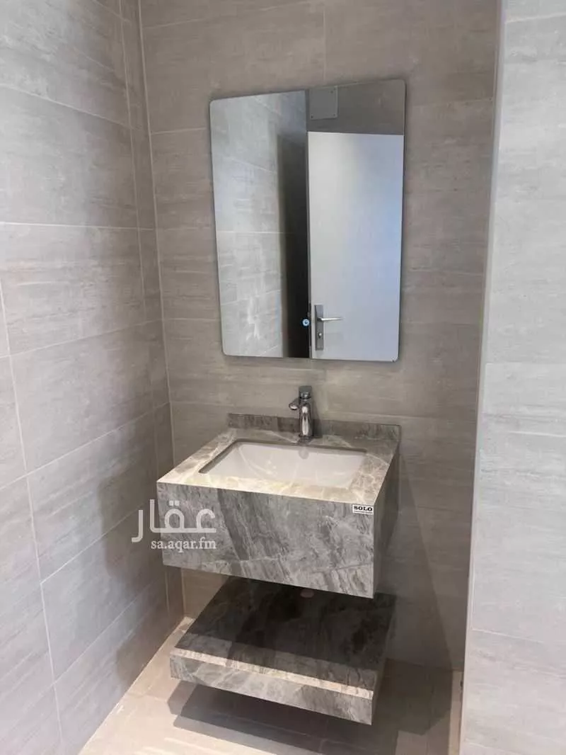 دور 4 غرف في المعذر الشمالي 4