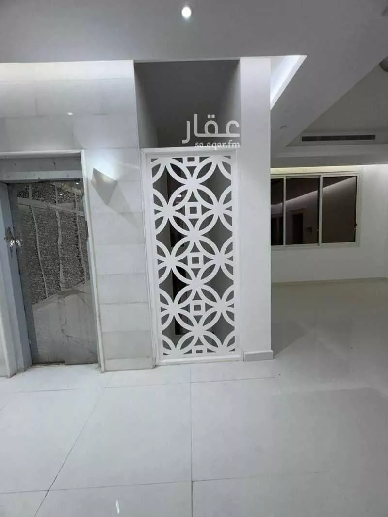 6 bedroom villa in Al Khalidiyyah 3