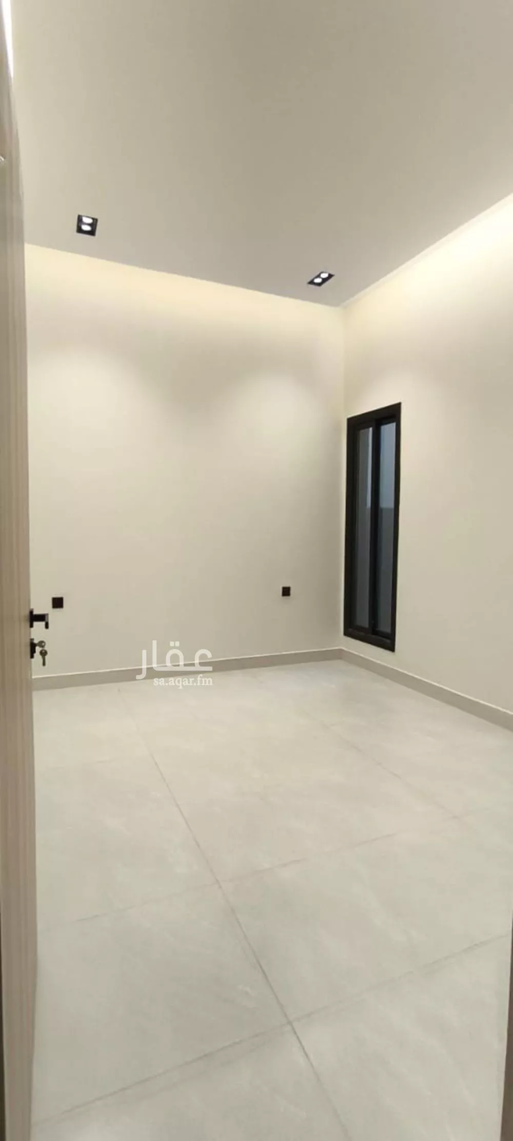 فيلا 5 غرف في الشرق 3