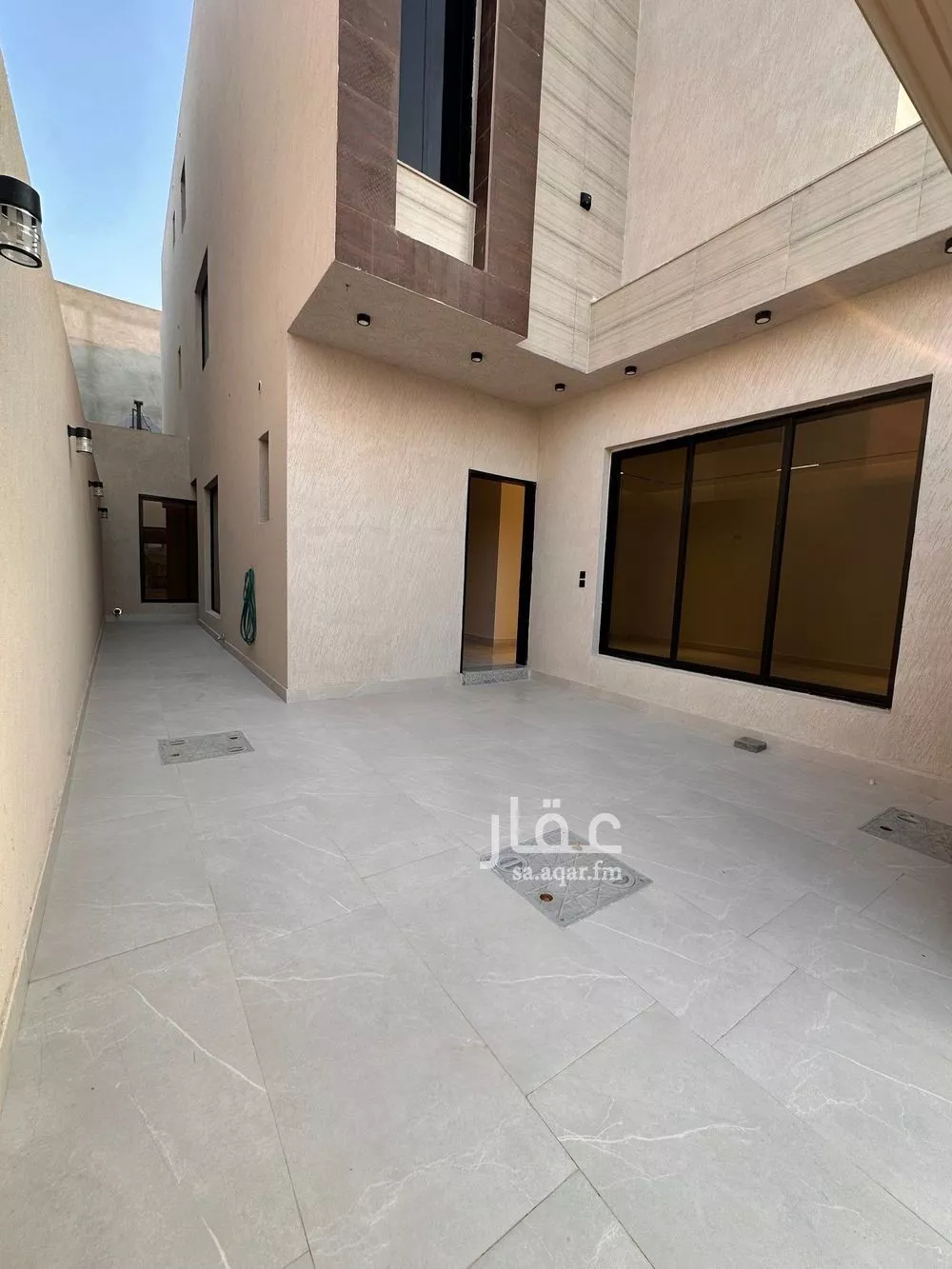 5 bedroom floor in Al Janadriyah 2