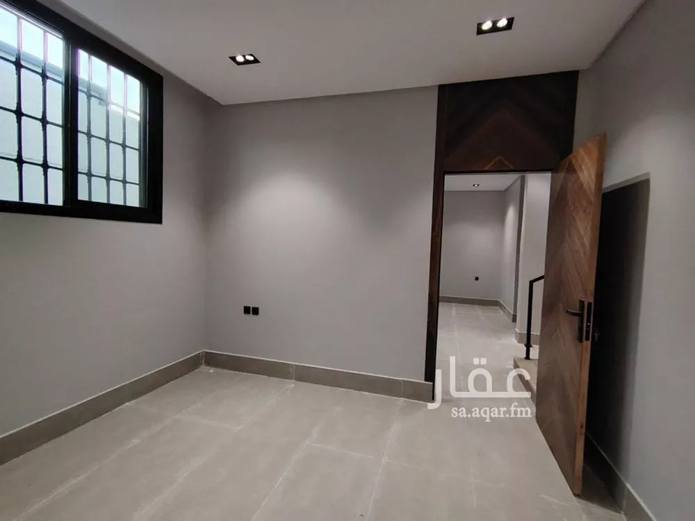 فيلا 5 غرف في عكاظ 4