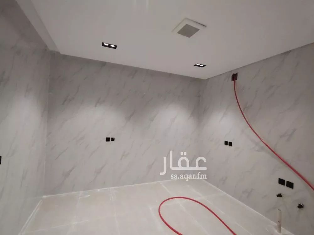 فيلا 5 غرف في عكاظ 5