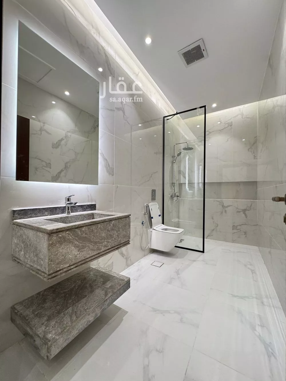 شقة 5 غرف في الروضة 3