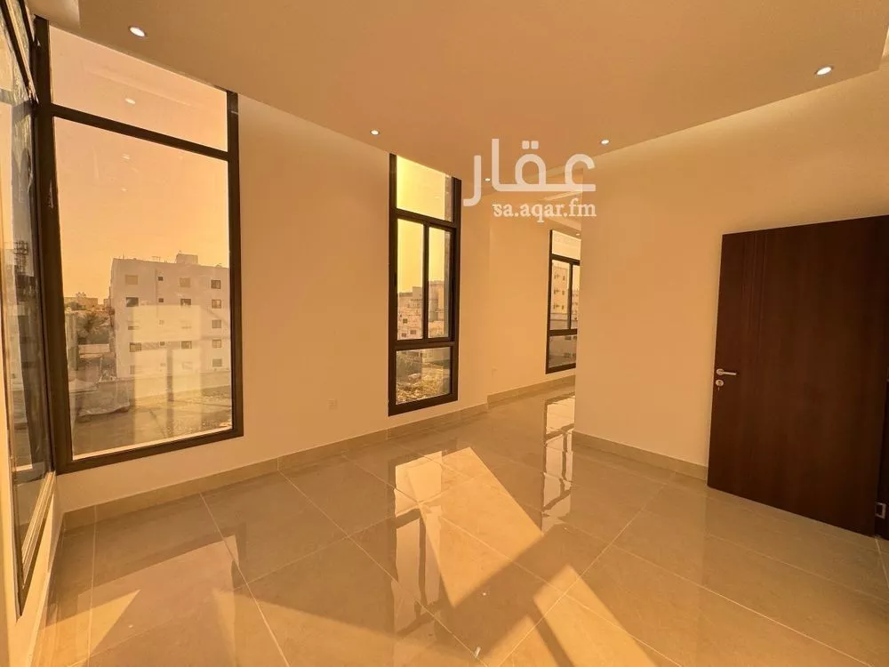 شقة 5 غرف في الروضة 2