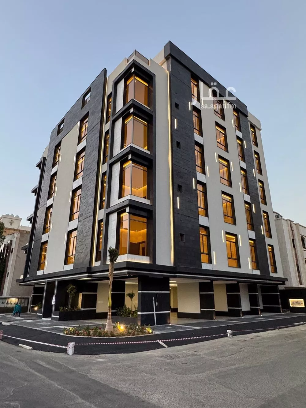 شقة 5 غرف في الروضة 1