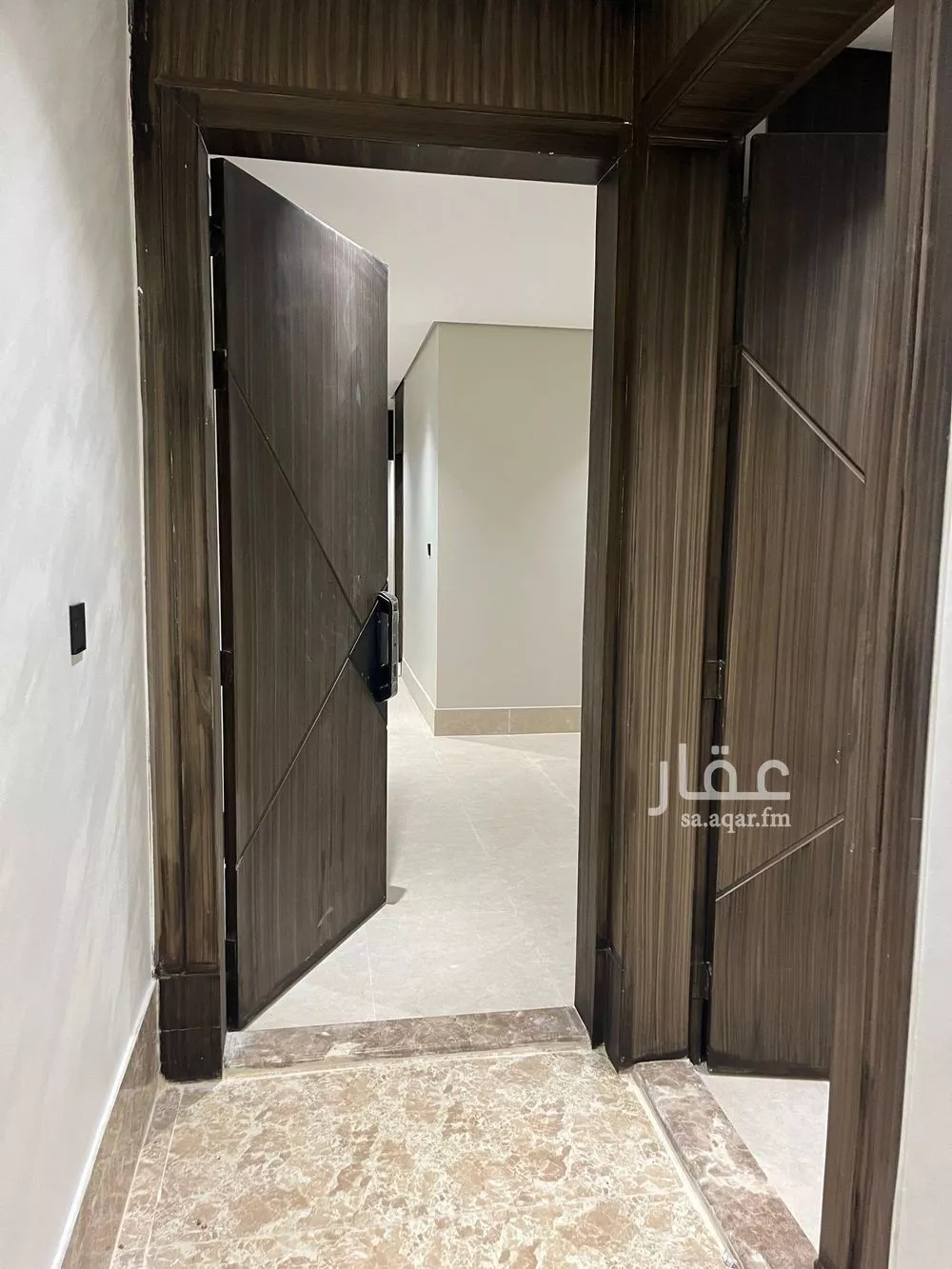 شقة 4 غرف في الحمرا 1