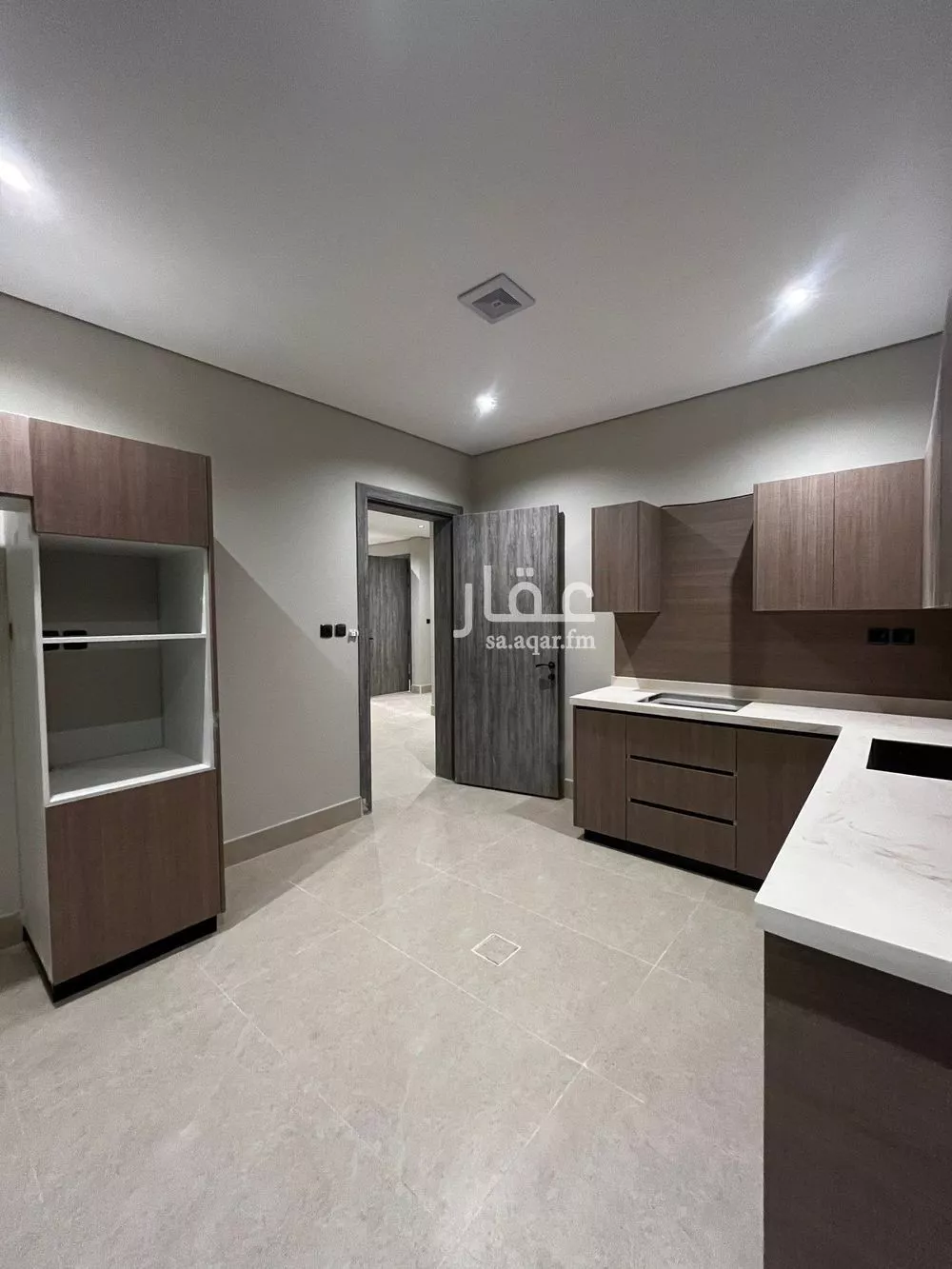 3 bedroom apartment in Al Hamra, Eastern Province 9