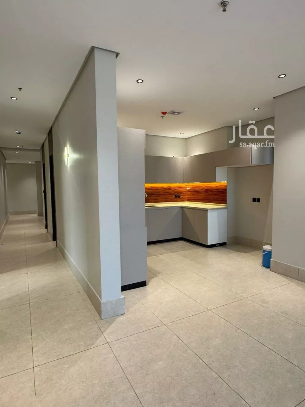 شقة 5 غرف في ضاحية الملك فهد 1