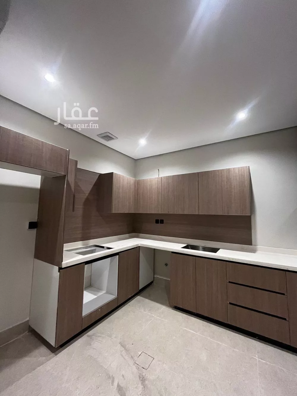 شقة 5 غرف في الحمرا 3