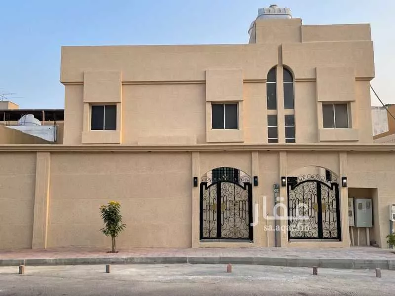 فيلا 7 غرف في احد 2