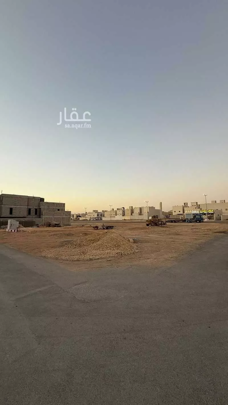900 sqm land in Al Mahdiyyah 4