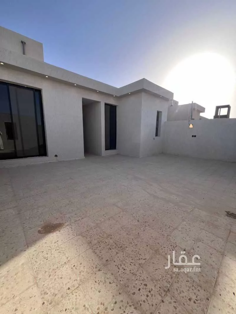 فيلا 4 غرف في الجنادرية 5