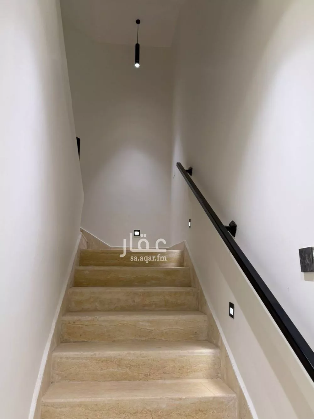 فيلا 5 غرف في عكاظ 4