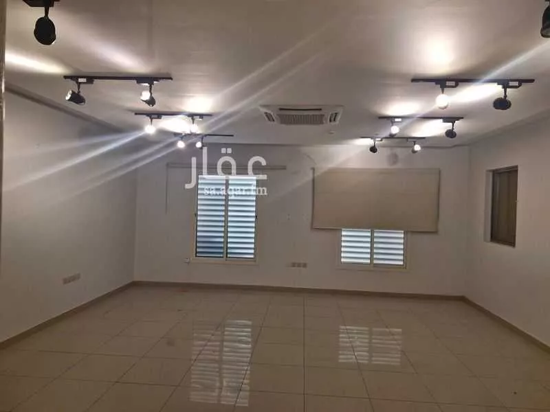 مكتب 6303 م² في الياسمين 1