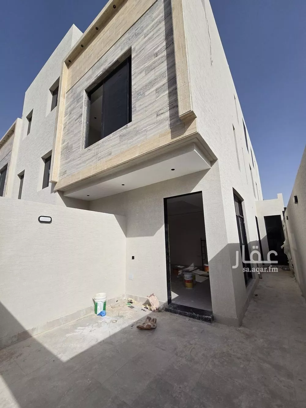 3 bedroom floor in Al Khaleej 2