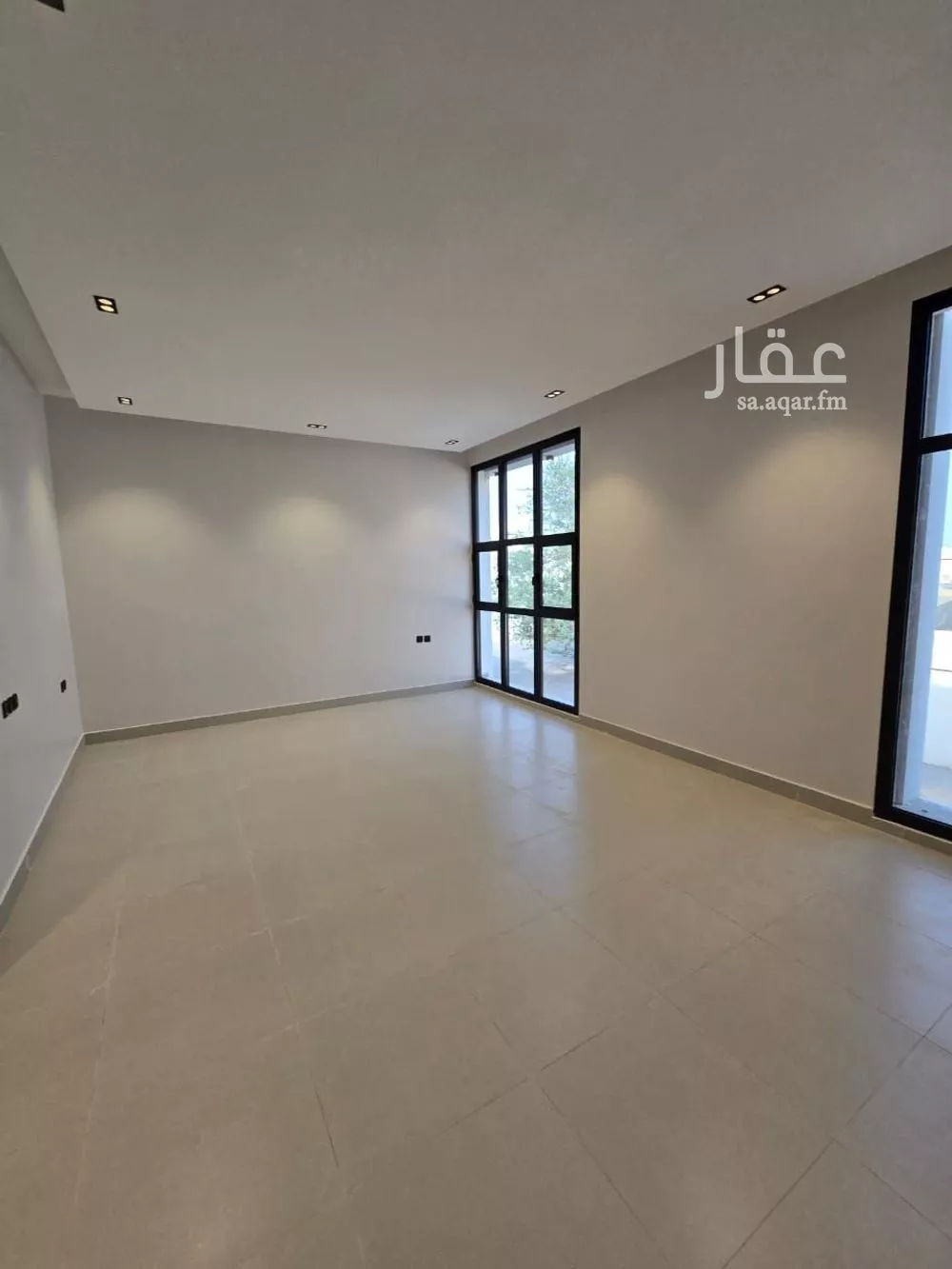 فيلا 4 غرف في الخليج 2