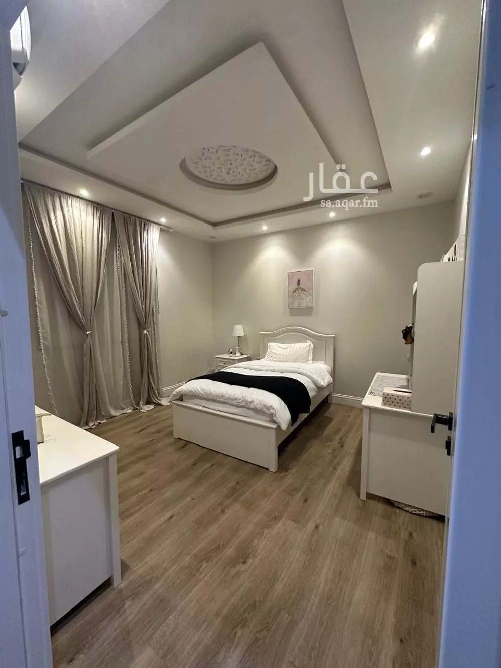 فيلا 4 غرف في العارض 1