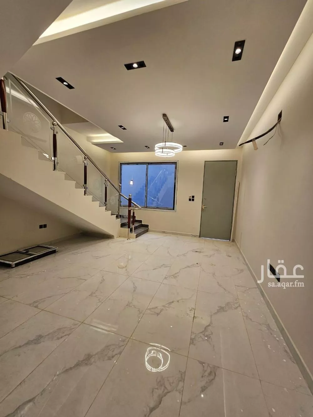 فيلا 5 غرف في العارض