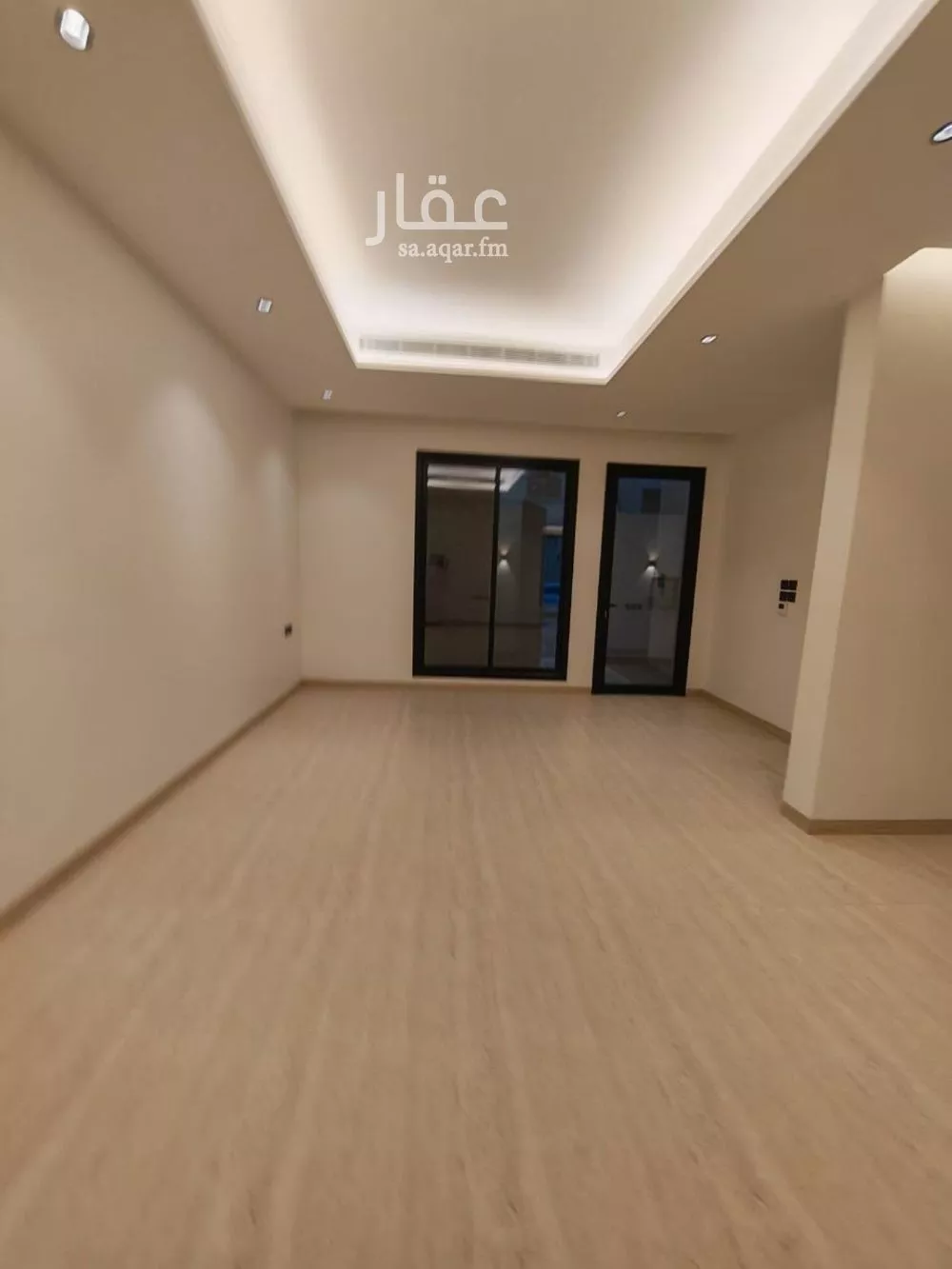 فيلا 5 غرف في العارض 1