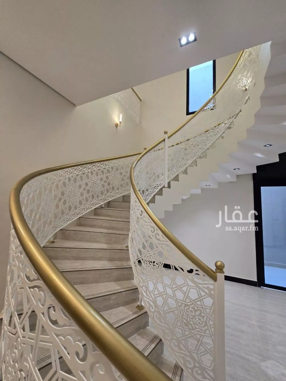 شقة 5 غرف في الرمال 1