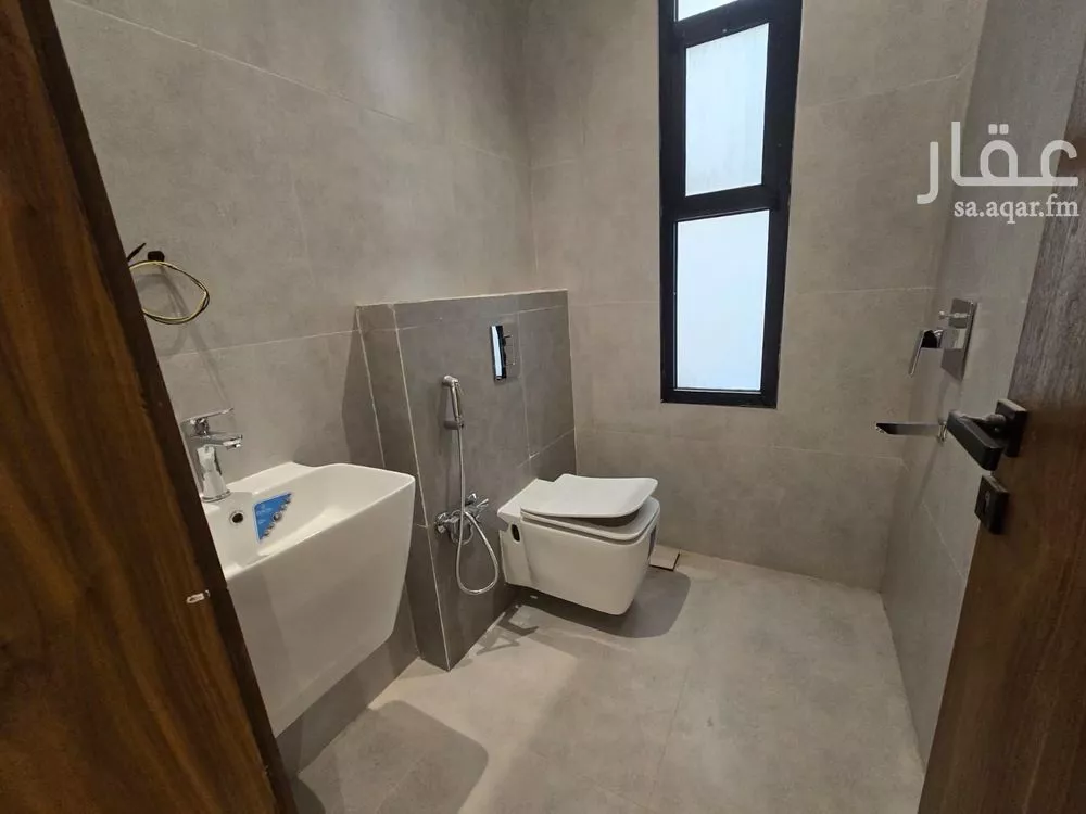 شقة 5 غرف في النرجس 4