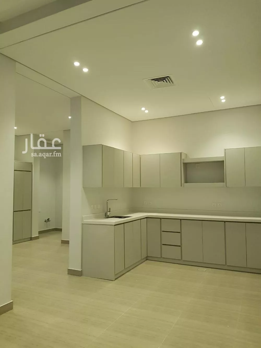 فيلا 5 غرف في العارض 2