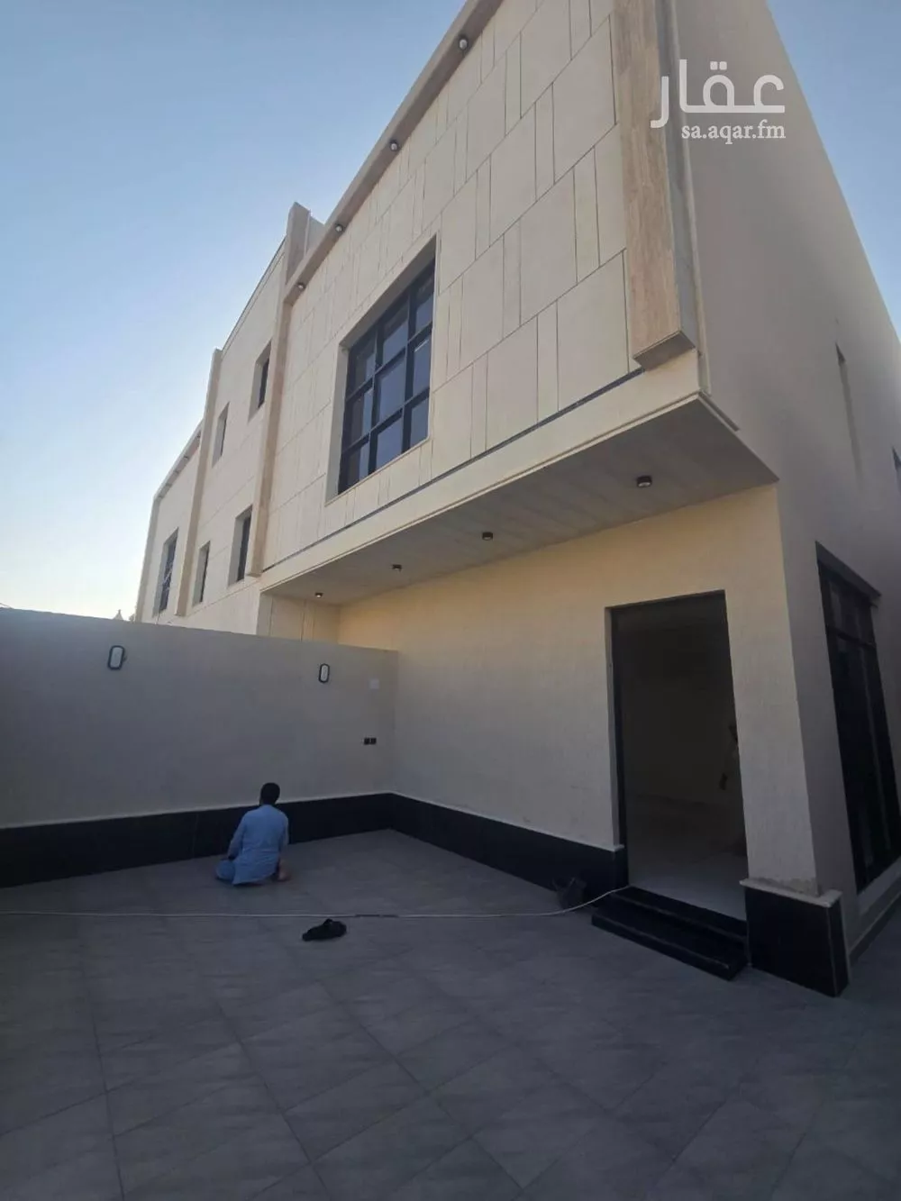 3 bedroom floor in Al Munsiyah 1